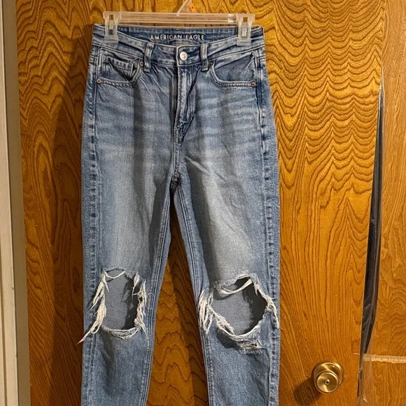 American Eagle Outfitters Women’s Mom Jean, size 0 Short - Picture 1 of 12